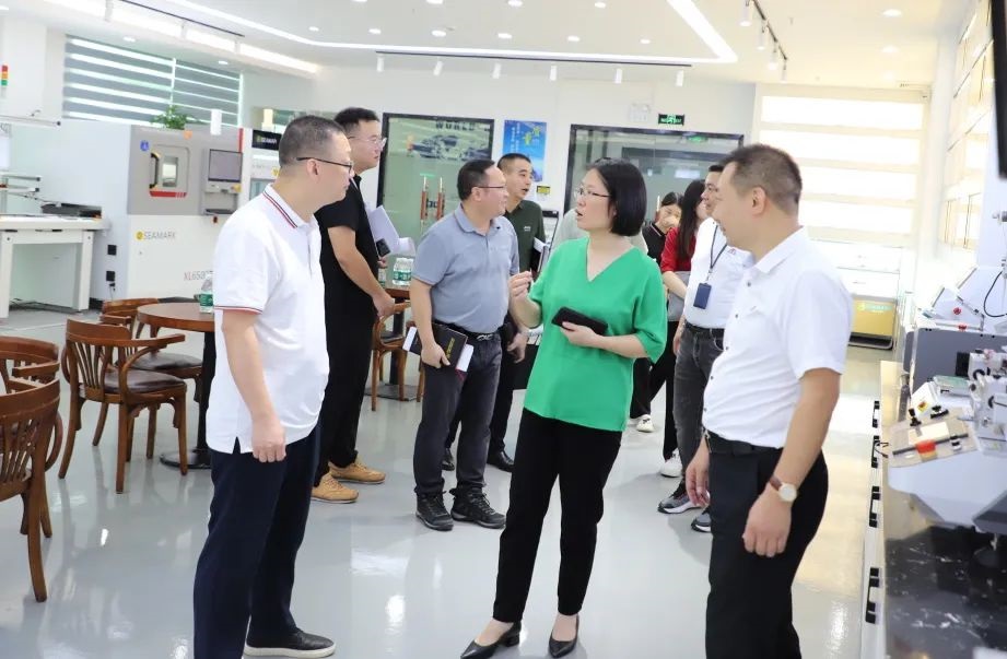 Rehberlik için Zhuomao teknolojisini ziyaret etmek için parti komitesi sekreteri ve Fuyong caddesi, Bao'an bölgesi delegasyonu sıcak karşılama